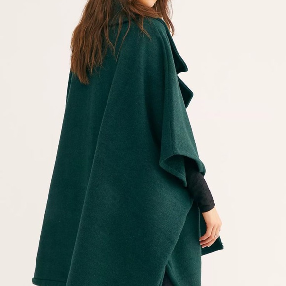 NWOT Free People Off Duty Oversized Poncho RARE Hunter Green - Picture 3 of 5